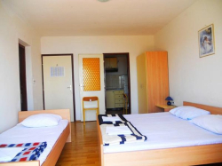 Apartmani DADO Starigrad (Paklenica)